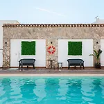 Fuente1 Piscina Comun Famila בית כפרי