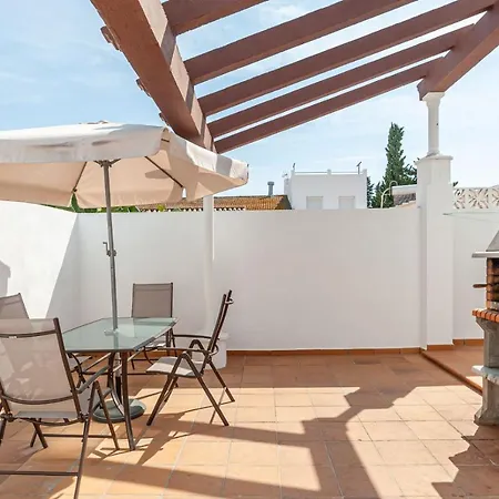 Holiday home Chalet Fuente1 Piscina Comun Famila